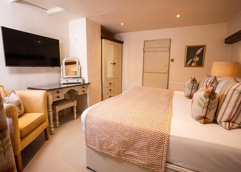 Bedroom 2 - flexible double or twin with reading nook